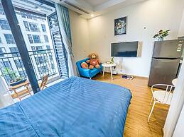 Canh Apartment in Vinhomes Green Bay