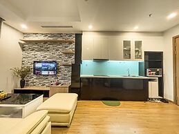 Canh Apartment in Vinhomes Green Bay