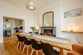 Ael Y Bryn Country House