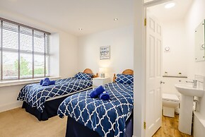 Ael Y Bryn Country House