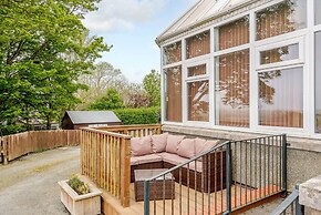 Ael Y Bryn Country House