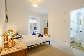 Ael Y Bryn Country House