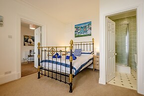 Ael Y Bryn Country House