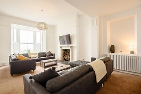 Ael Y Bryn Country House