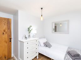 Mischa Cottage