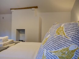 Hollytree Cottage