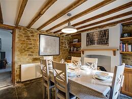Hollytree Cottage