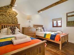 Hollytree Cottage