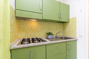 Il Vecchio Faro A42 150mt From The Beach