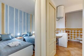 Il Borgo 10/5 700mt From The Beach