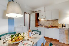 Il Borgo 10/5 700mt From The Beach