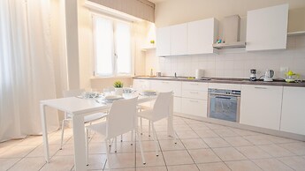 Sweet Lake Apartment - Italian Homing