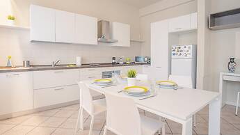 Sweet Lake Apartment - Italian Homing