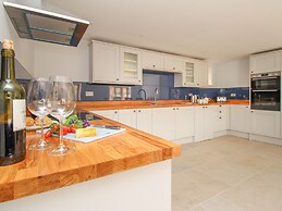 The Stables, Burton Bradstock