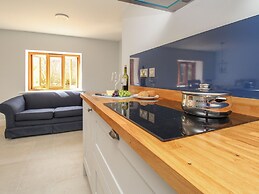 The Stables, Burton Bradstock