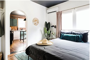 The Xennial Ice Cold AC With Fast Wi-fi