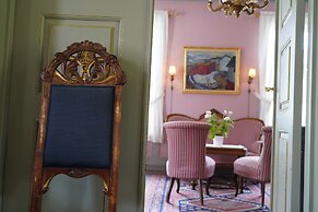 Kongsvold Fjeldstue by Frich`s