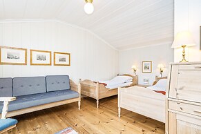 Kongsvold Fjeldstue by Frich`s