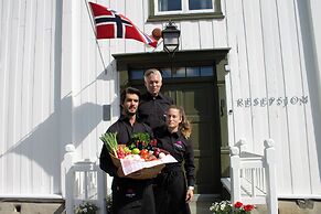 Kongsvold Fjeldstue by Frich`s