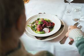 Kongsvold Fjeldstue by Frich`s