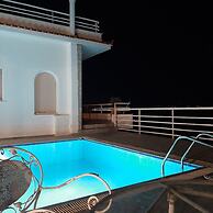 Charming 4-bed Villa in Pefkali