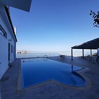 Charming 4-bed Villa in Pefkali