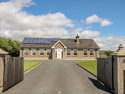 Willow Tree Farm House