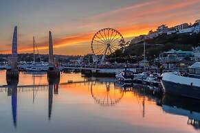 Lovely Period Villa Sleeps 8 Resting in Torquay