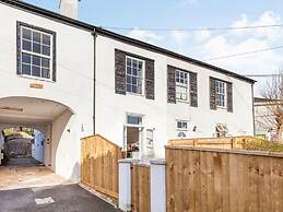 Lovely Period Villa Sleeps 8 Resting in Torquay