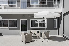 WYZ Attiki Aparthotel