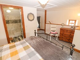 Bwthyn Siop Pencaerau