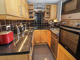 27 Green Road