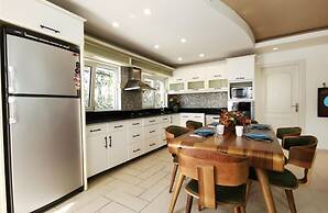 Exceptional Villa With Private Pool in Antalya