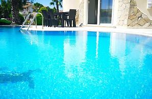 Pleasant Villa With Private Pool in Antalya