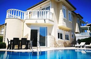 Pleasant Villa With Private Pool in Antalya