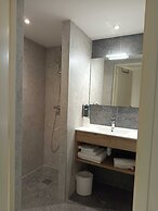 Shana Hotel & Residence