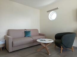 Shana Hotel & Residence