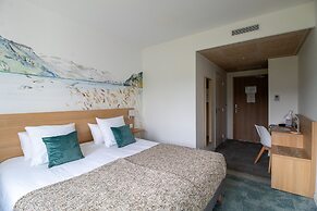 Shana Hotel & Residence