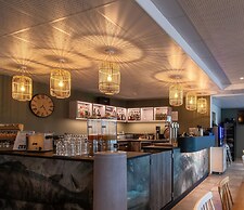 Shana Hotel & Residence