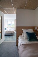Shana Hotel & Residence