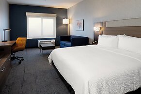Holiday Inn Express and Suites Hollister by IHG