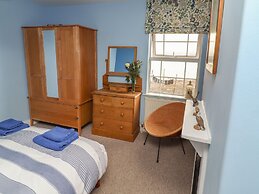 9 Harefield Cottages