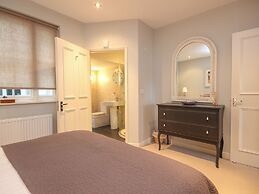 Flat 1, 32 Newcomen Road