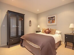 Flat 1, 32 Newcomen Road