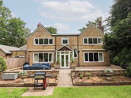 Raincliffe Manor