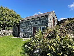 Gelli Bach at Gelli Las