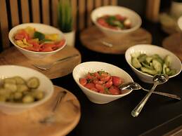 THE ROOMS - Hotel & House