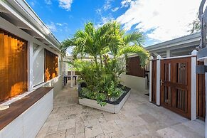 La Villa Hibiscus