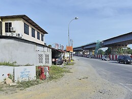 OYO 90535 Wakaf Bharu Inn