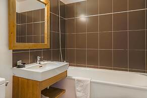 Hotel SPA Piscine le Petit Castel